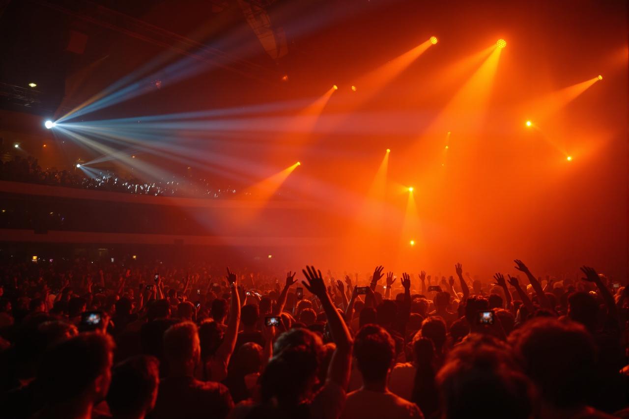 97视频影迷见面会圆满举行，万名粉丝热情参与